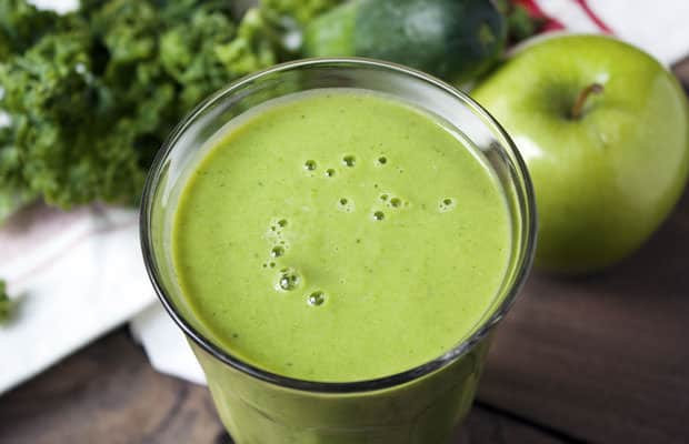 Kale and apple smoothie