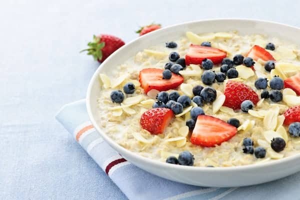 Slow cooker old-fashioned porridge with fruit