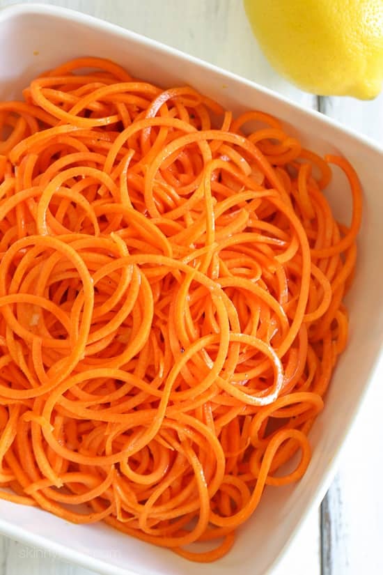 Spiralized raw carrot salad with lemon and Dijon – four servings 